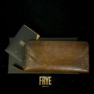 Frye Melissa zip wallet